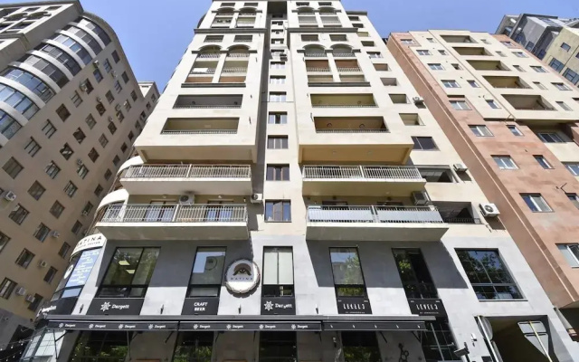 Apartment by Luxe Group DI723