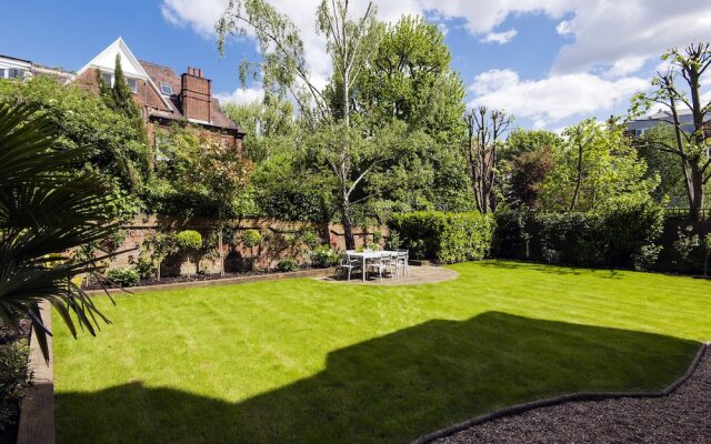 Luxurious Hampstead Home with Gorgeous Garden