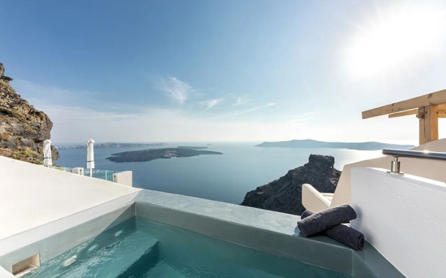 Spiliotica on the Cliff