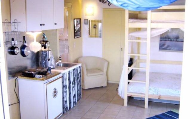 Adonis Guesthouse