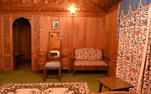 Kings Houseboats