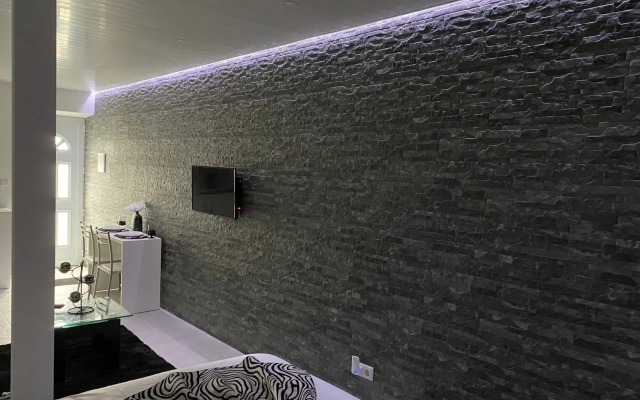 THE CEDAR TREE HOUSE Studio 48