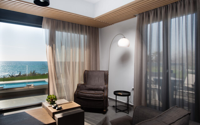 Mirazur Seafront Sunset Villa