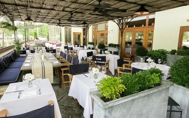Delamar Greenwich Harbor
