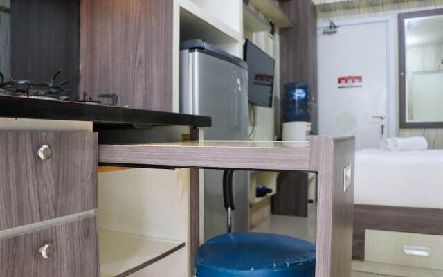 Cozy And Enjoy Studio Room At Green Pramuka City Apartment