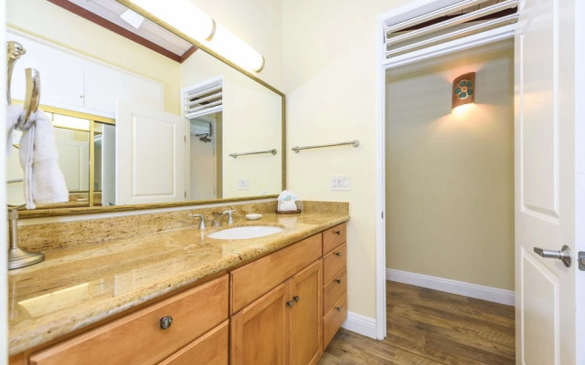 Napili Shores D229 Studio Bedroom Condo by RedAwning