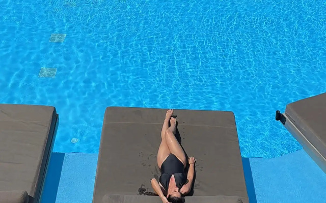 Le Grand Bleu Resort