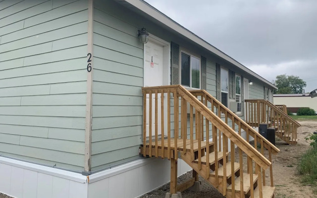 6 Plex Rental