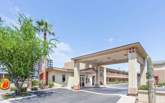 Super 8 by Wyndham Tempe/ASU/Airport