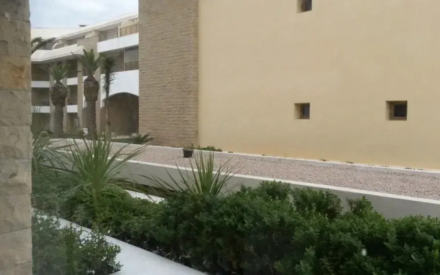 Apartment With 3 Bedrooms in Sidi Bouknadel, With Shared Pool and Terrace