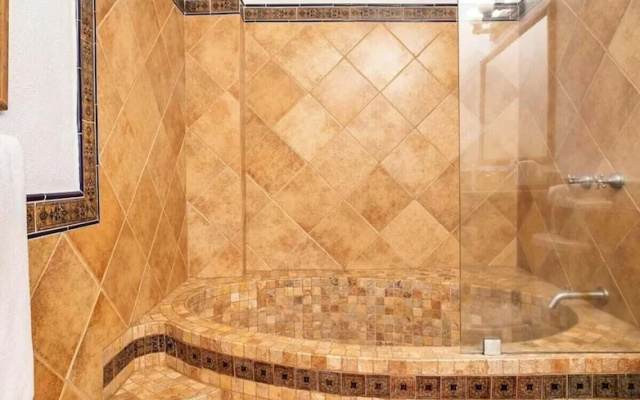 Ocean View 2Br Condo-balcony-beach-pool - 610