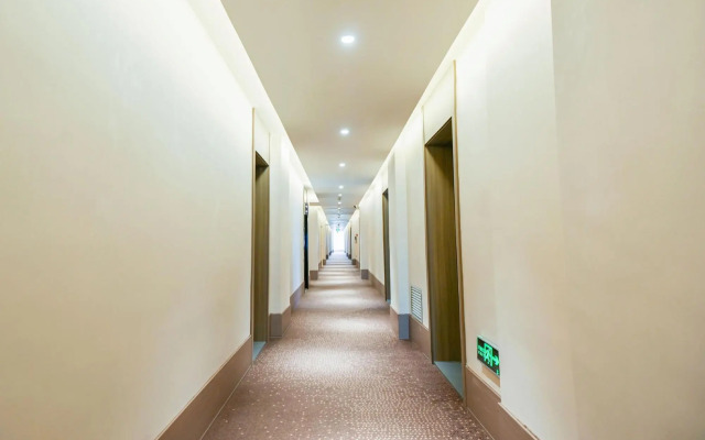 HanTing Hotel (Jilin Railway Station West Square)