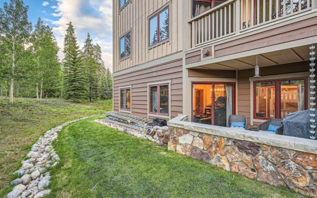 2225 Red Hawk 2 Bedroom Condo by RedAwning