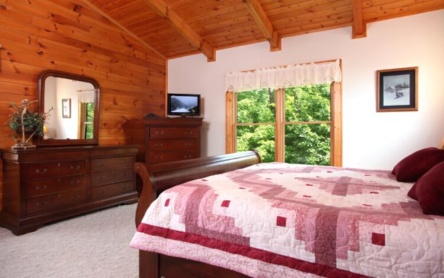 Dream Catcher 2 Bedrooms Hot Tub Near Golf Course Views Sleeps 6