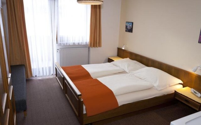 Drei Sonnen Landhaus Reihan