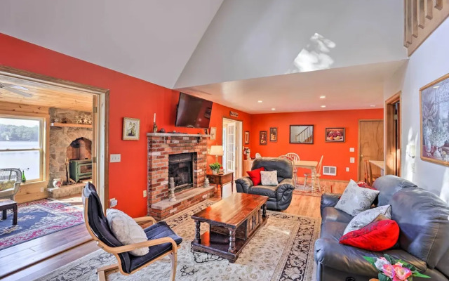 Lakefront Retreat w/ Dock & Yard in Tobyhanna!