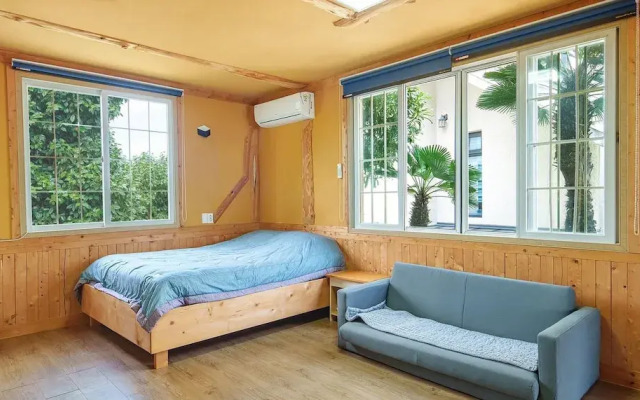 Jeju Jeonwonsaenghwal Diorem Pension