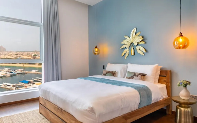 Palm Jumeirah Luxury w Private Beach Atlantis View