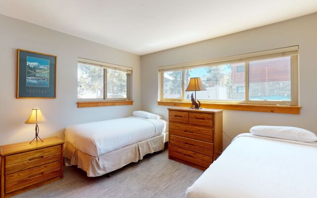 Pine Ridge Condominiums