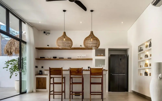 Palm Residence Lot 22 Villa Uluwatu - Tranquil Stay with Modern Comfort