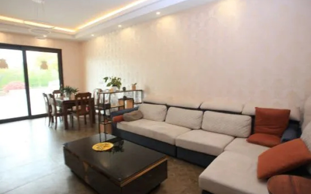 Shanghai Seaside Guest Homestay