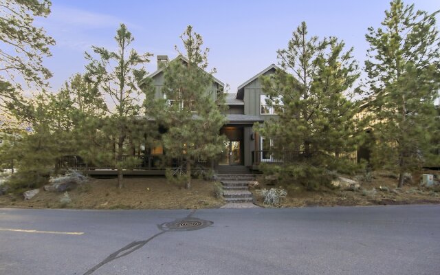 Big Canyon Home with Pool, Hot Tub, and Deschutes River Trail Access by RedAwning