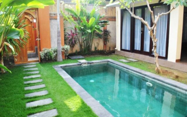 Tanjung Lima Villas