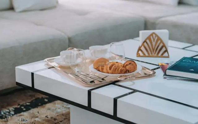 Voula Luxury Modern Living with Garden