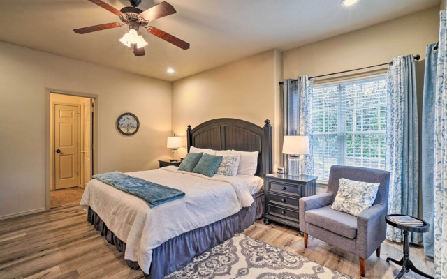Branson West Villa w/ Golf Course View & Pool!