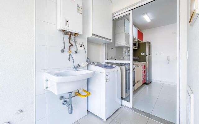Apê 11 com piscina aquecida, AC e garagem