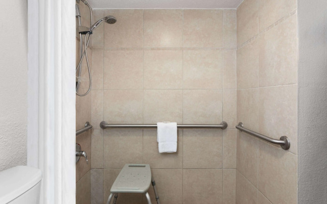 Days Inn by Wyndham Wildwood I-75