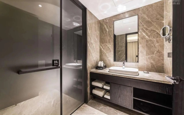 Rezen Dong Hotel (Baoding Passenger Transport Center Yuhua Road Branch)