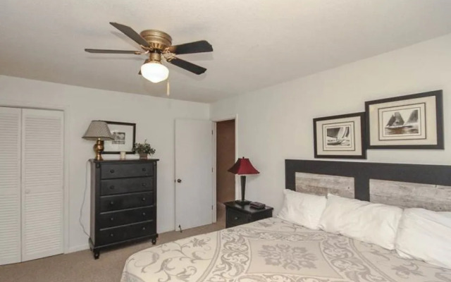 Palm Boulevard 3507 by RedAwning