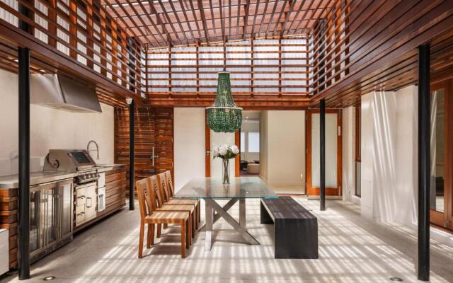 Your Luxury Escape One Coral