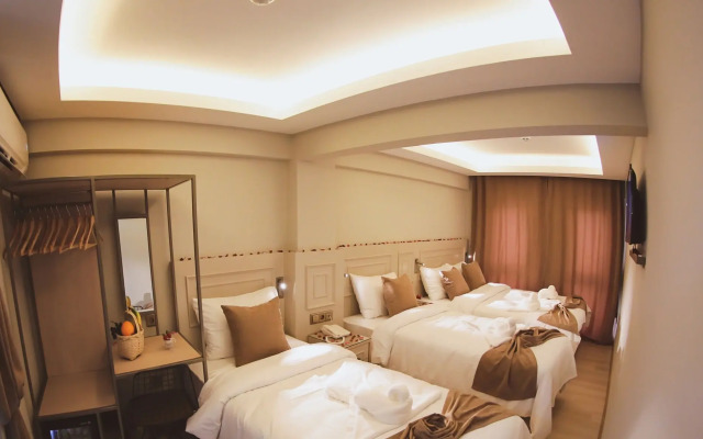 X-Nellyi Boutique Hotel