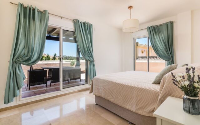 Charming 4-Bed Villa in San Roque