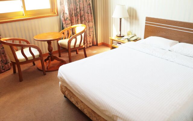 Prime Tourist Hotel