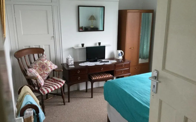 Lakeside Guest House