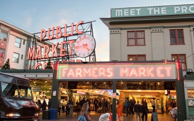 Renovated 2BR Lake View Condo