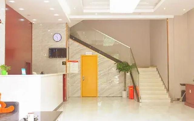 Kaiyue Hotel (Wuhan Vanke Emerald Binjiang)