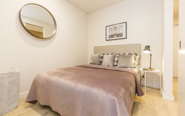 Air Conditioned One Bedroom with Pool Close To CBD