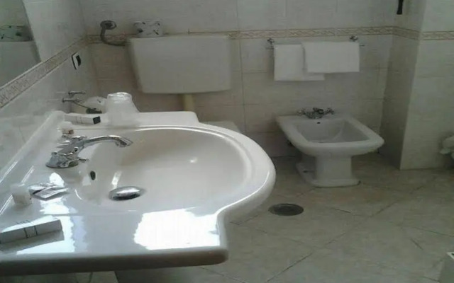 Il Piccolo Di Piazza Di Spagna