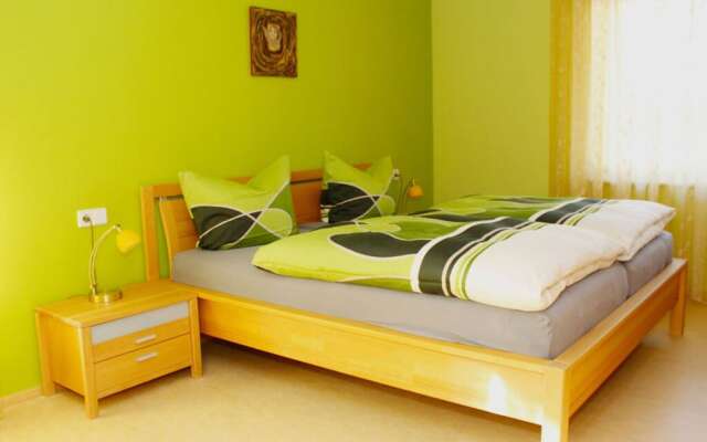 Holiday Apartment in the Rose Garden