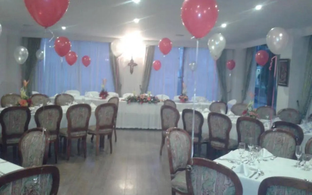 Hotel Dinastia Real