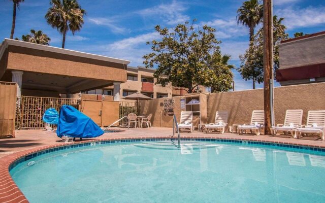 Comfort Inn & Suites Huntington Beach
