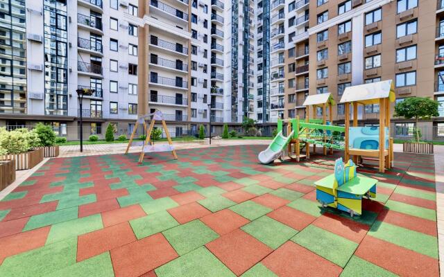 Orange Apart Alpine Quarter