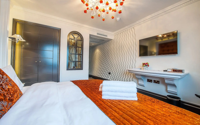 The Exhibitionist Hotel