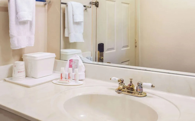 Ramada Sparta/At Speedway