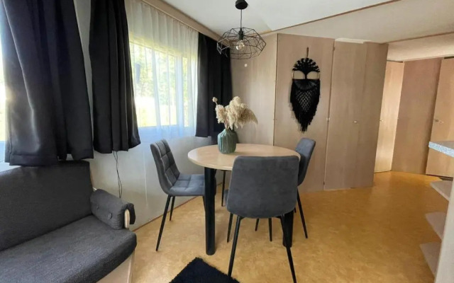 Chalet 't Rijsterbos op camping met zwembad!