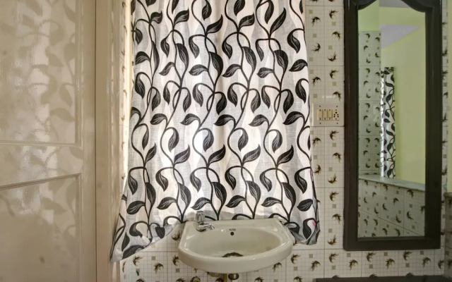 SPOT ON 39787 Radha Krishna Deluxe Lodge